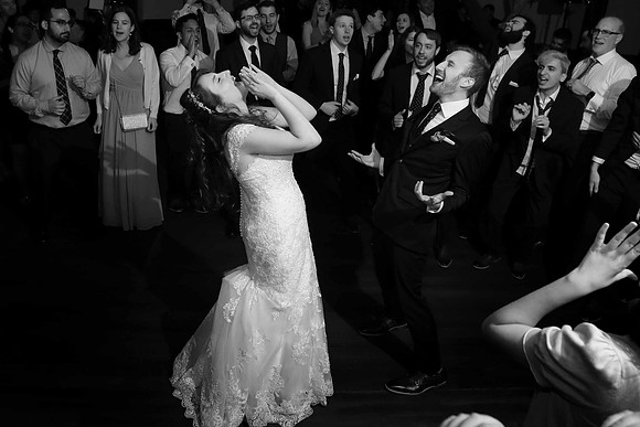29-Bride-Groom-Wedding-Dance-Party