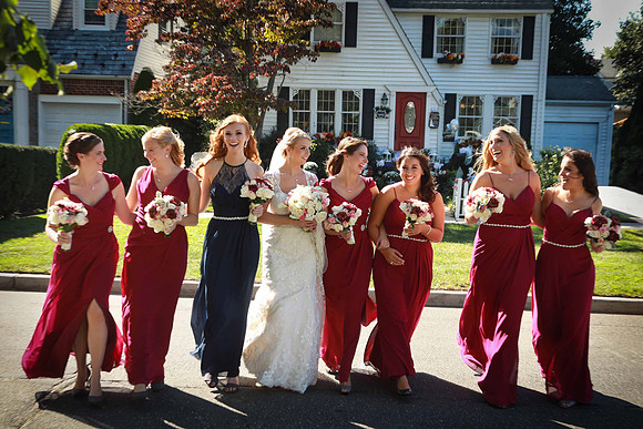 10-Wedding-Bridesmaids-Group-Fun-Walk