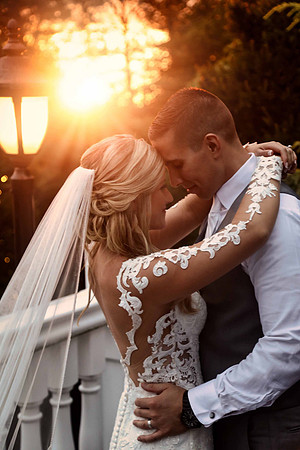21-Bride-Groom-Wedding-Sun-Flare-Dramatic
