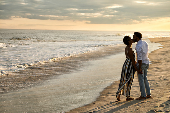 27-Engagement-Couple-JonesBeach