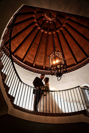 22-Bride-Groom-Wedding-Staircase-Architecture