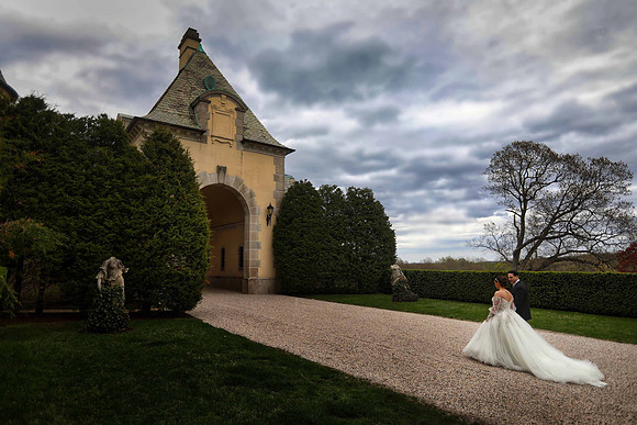 31-Bride-Groom-Wedding-Oheka-Castle