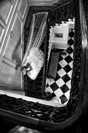 99-Bride-Stairs-Wedding-Veil-Artistic