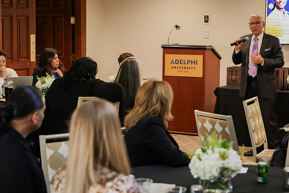 Adelphi_250_FL2025